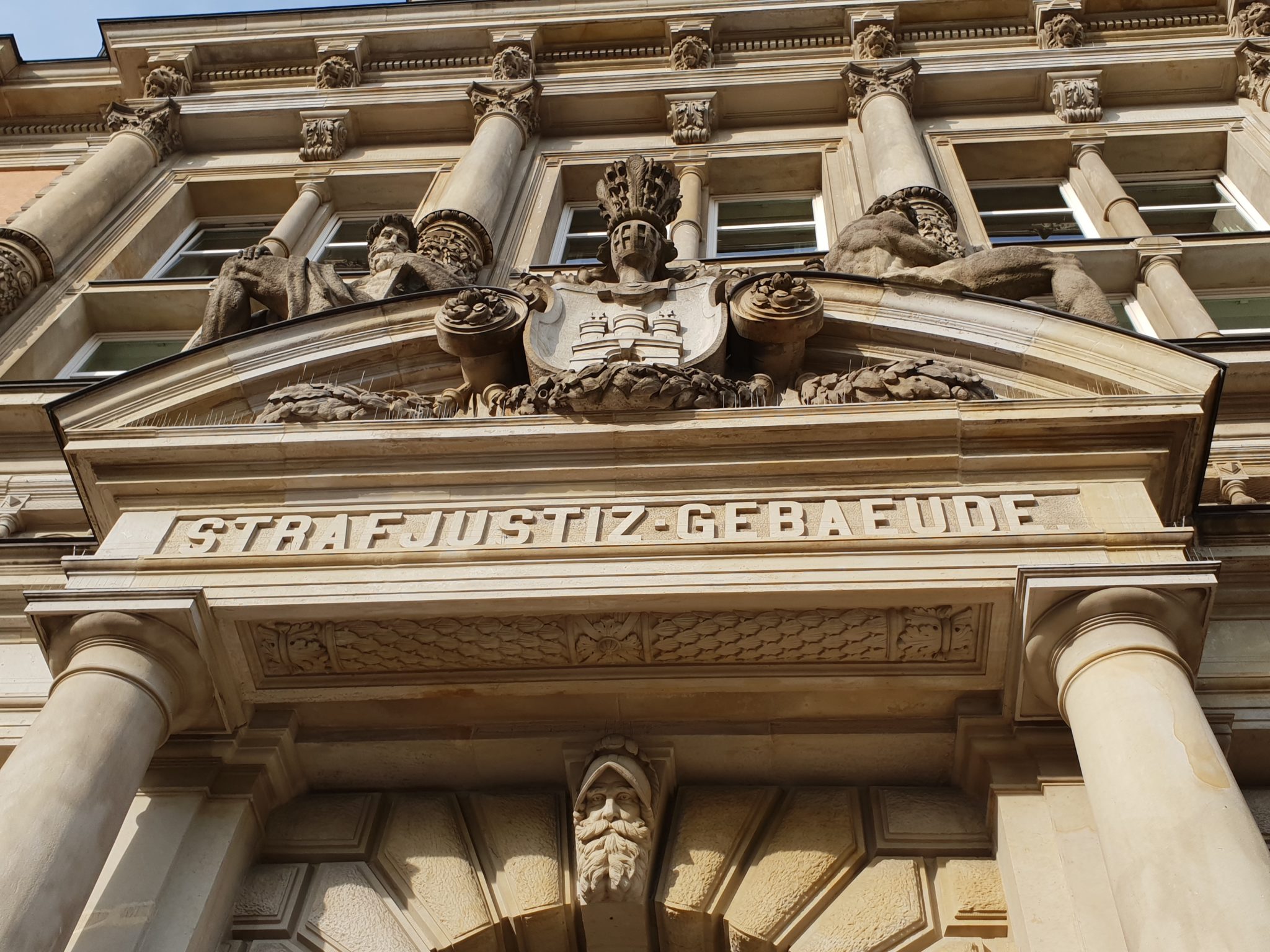 Landgericht Hamburg Recht kompliziert